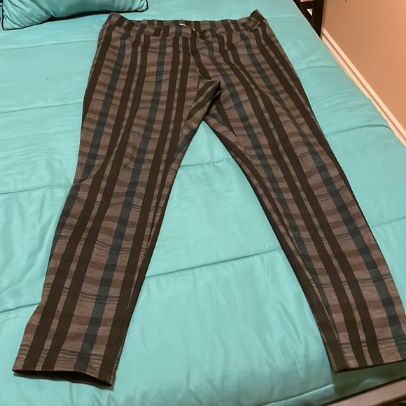 EUC Rickis fall edition plaid leggings. - Picture 3 of 3